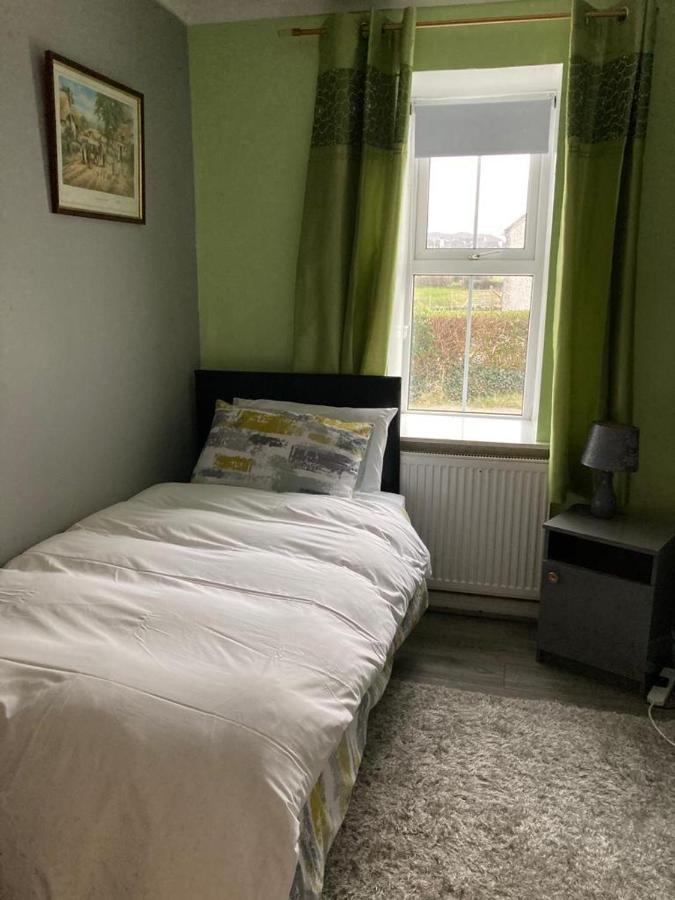 Kings Accommodation Donegal Town Екстер'єр фото